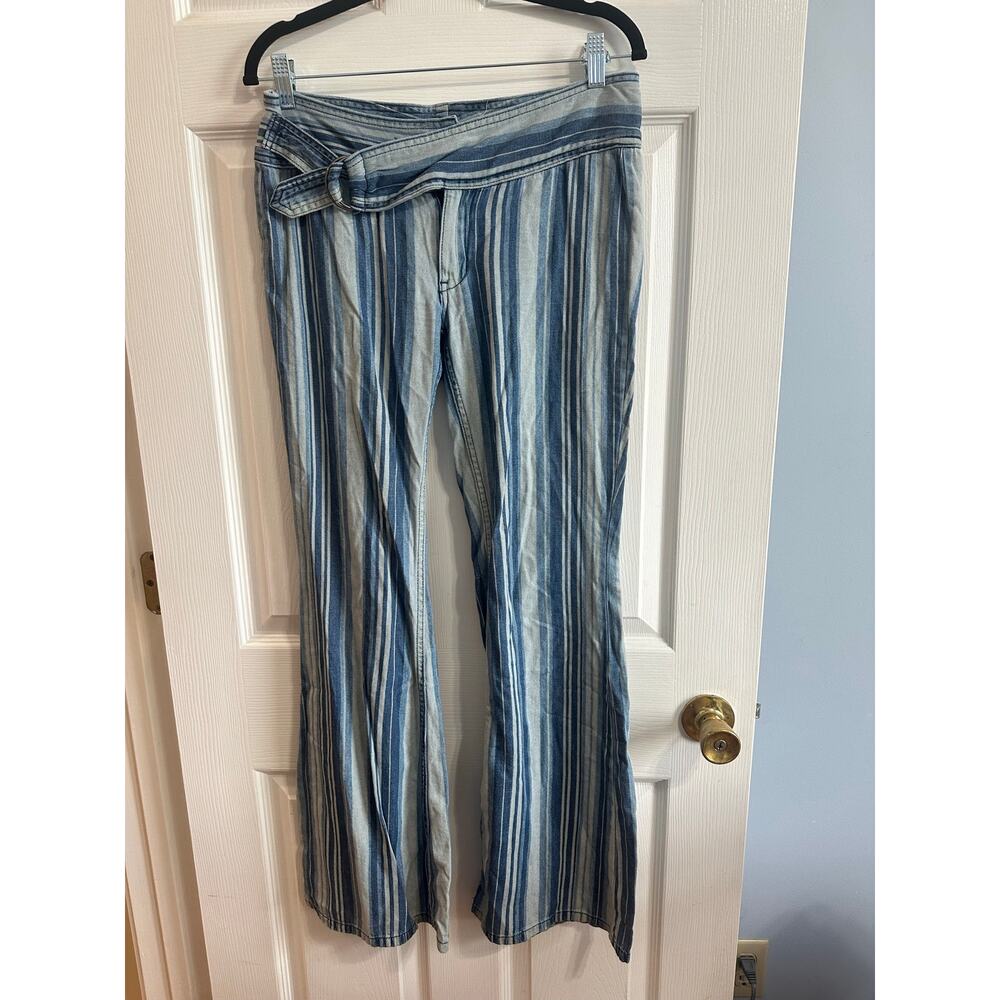 Free People Bell Bottoms Flare Jeans Sz 27 Blue Striped Belted 70s Style Nice! - Picture 4 of 8